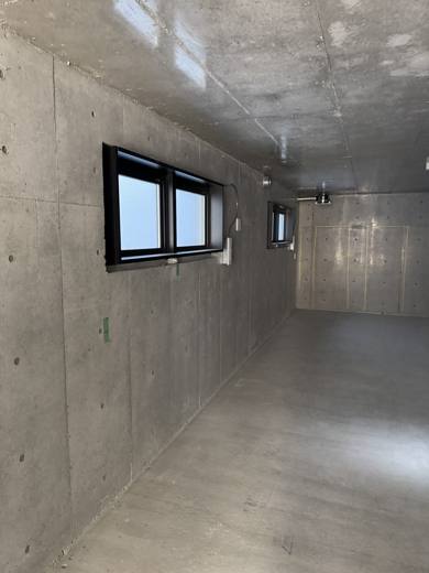 躯体まで解体した室内