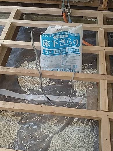 床下の調湿材