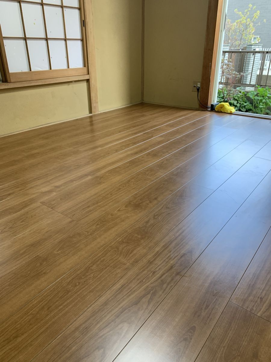 和室だった部屋を、フローリングに。障子と窓はそのまま活かした。